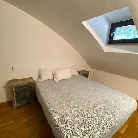 Emerald Apartment *